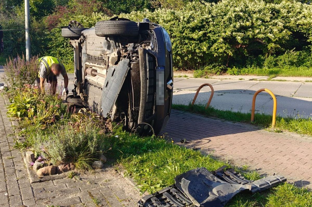 Gdańsk: Pijany jechał po dziecko do przedszkola. Miał wypadek