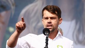 Przed wyborami dał im prezent za 40 tys. zł. Dziś "dzwoni i pyta"