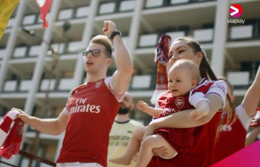 Polscy kibice Premier League w reklamie Viaplay