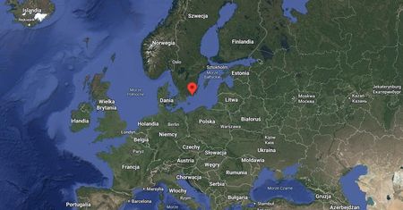 Dwa drony nad Karlskroną w Szwecji. Emitowały czerwone i zielone światło