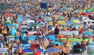 Polacy mówią "nie". Kontrowersyjna moda na plaży