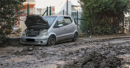 Co zrobić z samochodem po zalaniu? Praktyczny i smutny poradnik dla powodzian