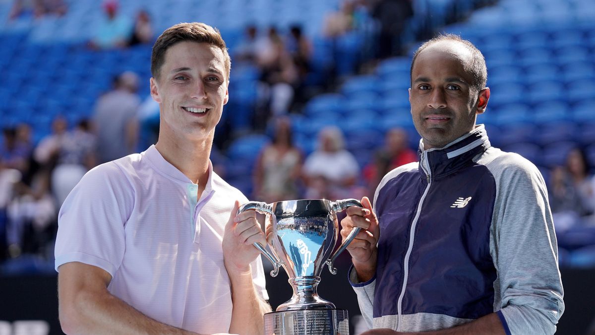 PAP/EPA / MICHAEL DODGE / Na zdjęciu: Joe Salisbury i Rajeev Ram, mistrzowie Australian Open 2020 w deblu mężczyzn