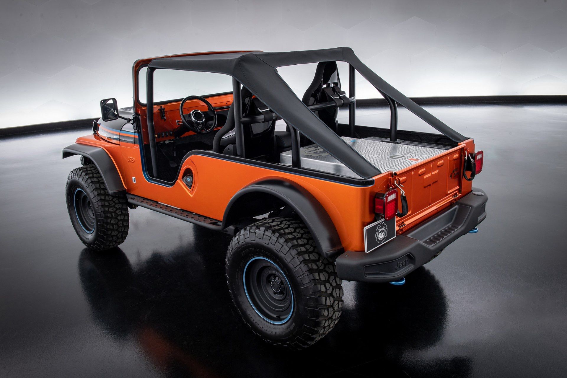 Elektryczny Jeep przygotowany na targi SEMA