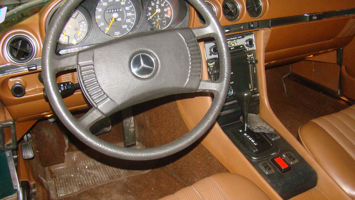 Mercedes 450 SL (R107) - wnętrze 1