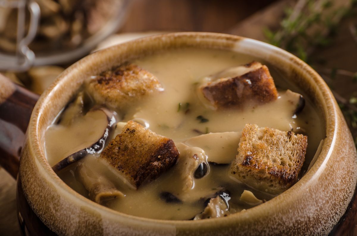 Zupa grzybowa to klasyk polskiej kuchni 