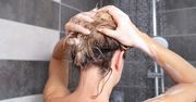Blogerki urodowe pokochały tę metodę mycia włosów. Jest prosta i skuteczna