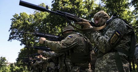Wojna w Ukrainie. Rosjanie szykują szturm. "Zapłacimy wysoką cenę"
