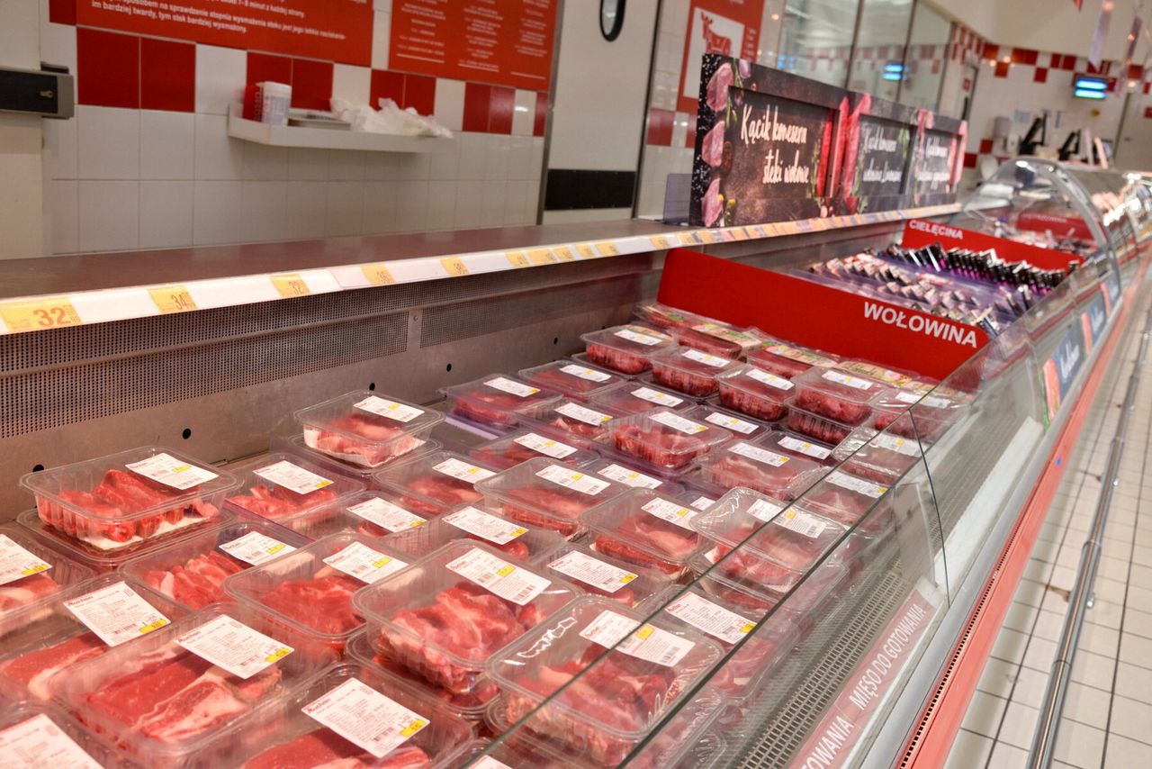 W składzie zmielone kości i pazury. Polacy wciąż się zajadają