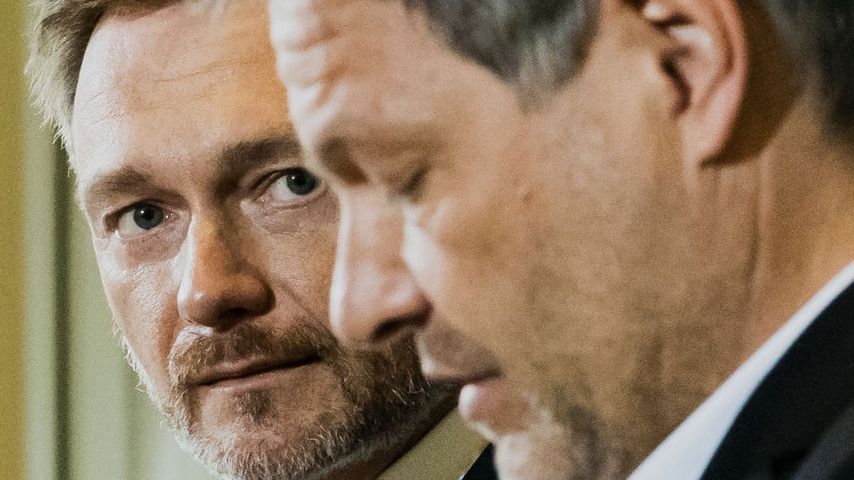 Minister finansów Christian Lindner i minister gospodarki Robert Habeck muszą stawić czoła gospodarczym wyzwaniom