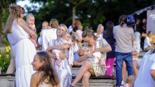 "Kobieta karmiąca jest piętnowana, chociaż zasługuje na wsparcie". Znaczenie karmienia piersią i wyzwania z nim związane