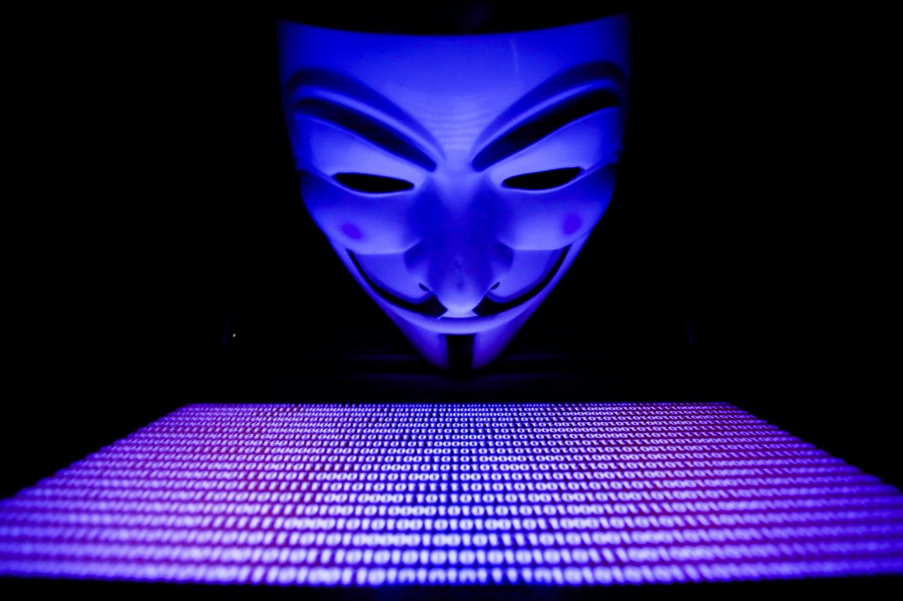 Anonymous w akcji. Wykradli 600 tys. e-maili