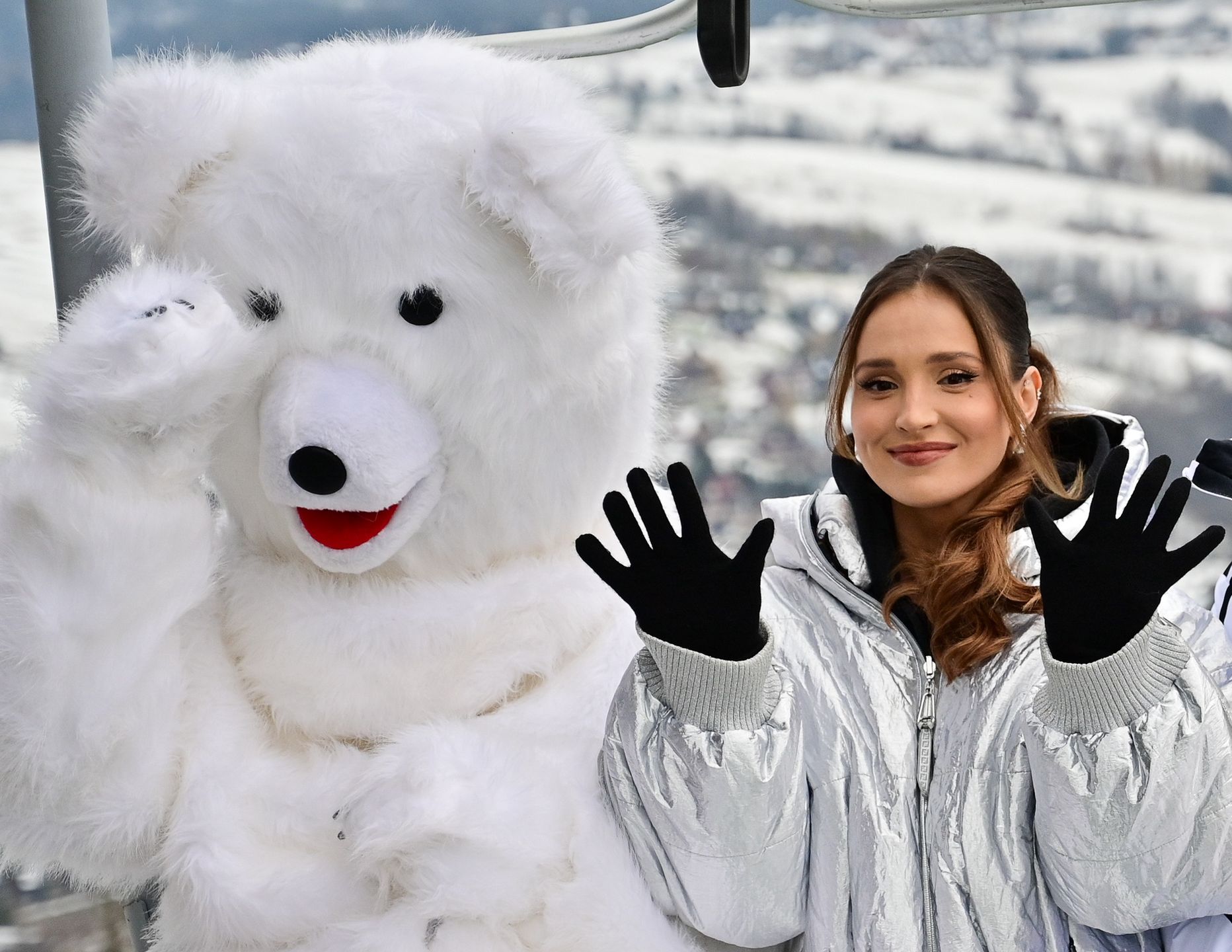 Marina Łuczenko z ekipą TVP