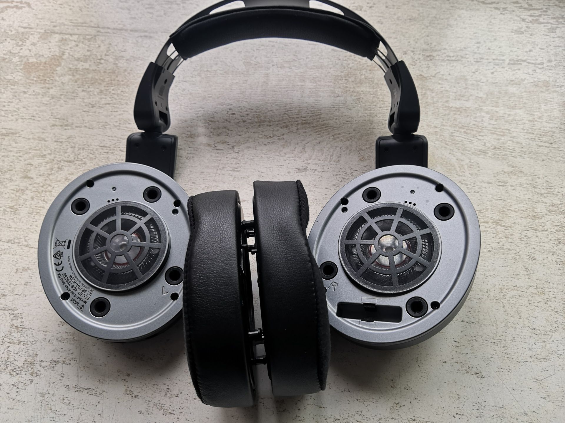 Test Turtle Beach Elite Atlas Aero – w końcu słuchawki, które są wygodne dla okularników 9