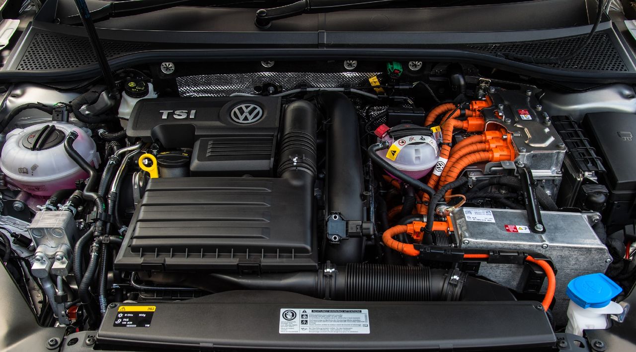 Hybrydowy napęd w VW Passacie GTE (fot. Volkswagen)