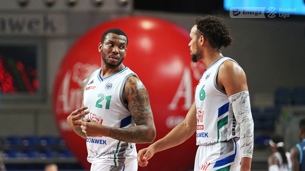 Materiały prasowe / Andrzej Romański / Energa Basket Liga / Na zdjęciu: Shawn Jones i Ivan Almeida