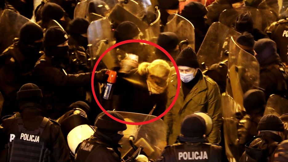 Stajk Kobiet. Barbara Nowacka dostała gazem