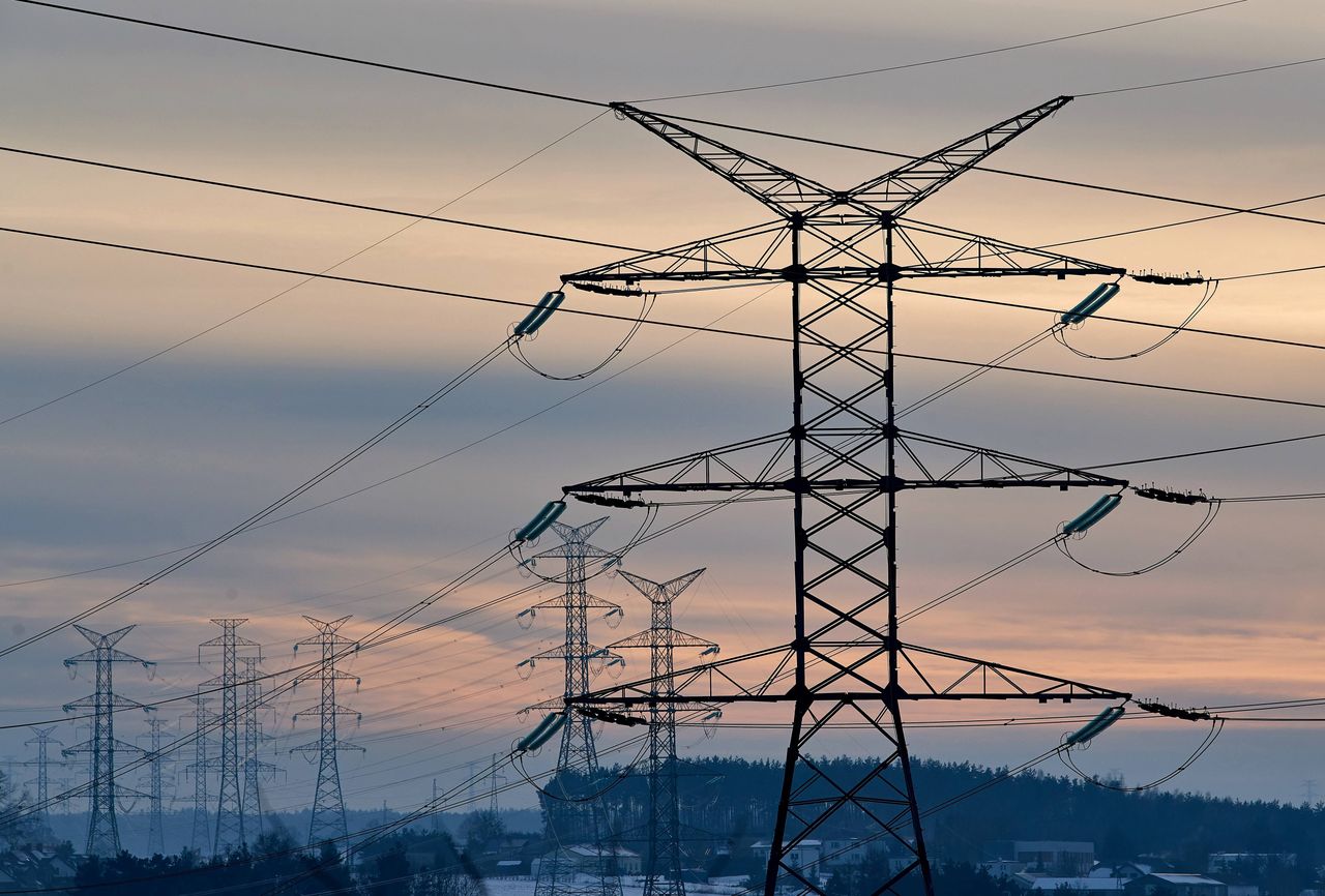 Russia unleashes new wave of missile strikes on Ukraine's energy grid