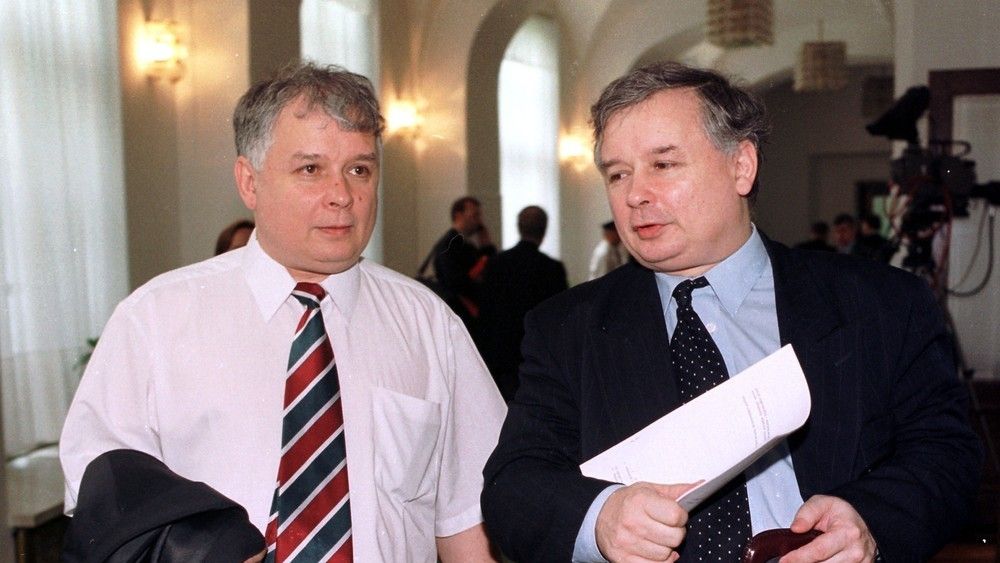 PiS został zarejestrowany 13 czerwca 2001 roku. Na zdjęciu założyciele partii: Lech i Jarosław Kaczyńscy