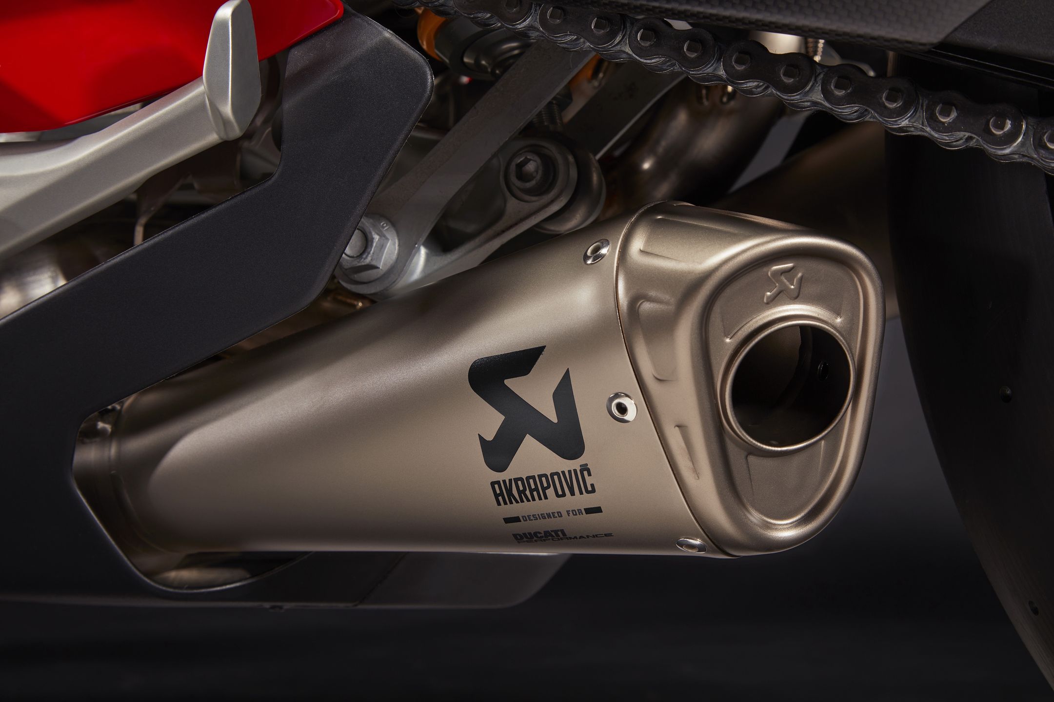 Ducati Panigale V4 S z wyścigowymi dodatkami