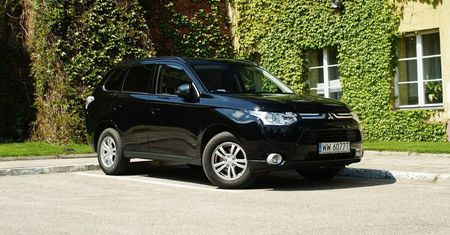 Mitsubishi Outlander 2,0 MiVEC 4WD CVT Intense [test autokult.pl]