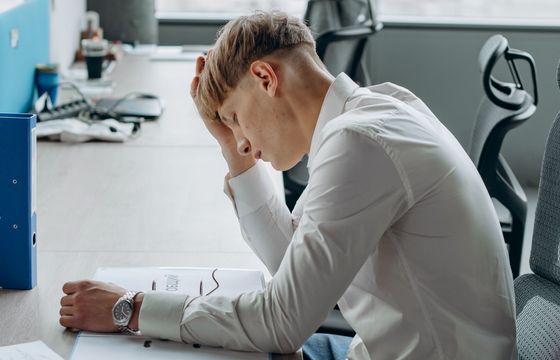 Wypalenie zawodowe w branży marketingowej to nie wyjątek, a codzienność. Alarmujące dane