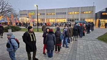 Akcja Przedświąteczny karp dla Krakowa ruszyła. Ogromne kolejki przed NCK! Niektórzy czekali kilka godzin