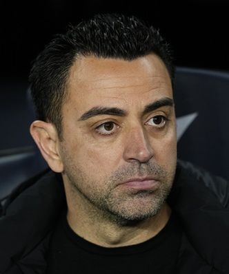 Nowy kontrakt Xaviego jest gotowy. Czemu trener Barcelony go nie podpisuje?
