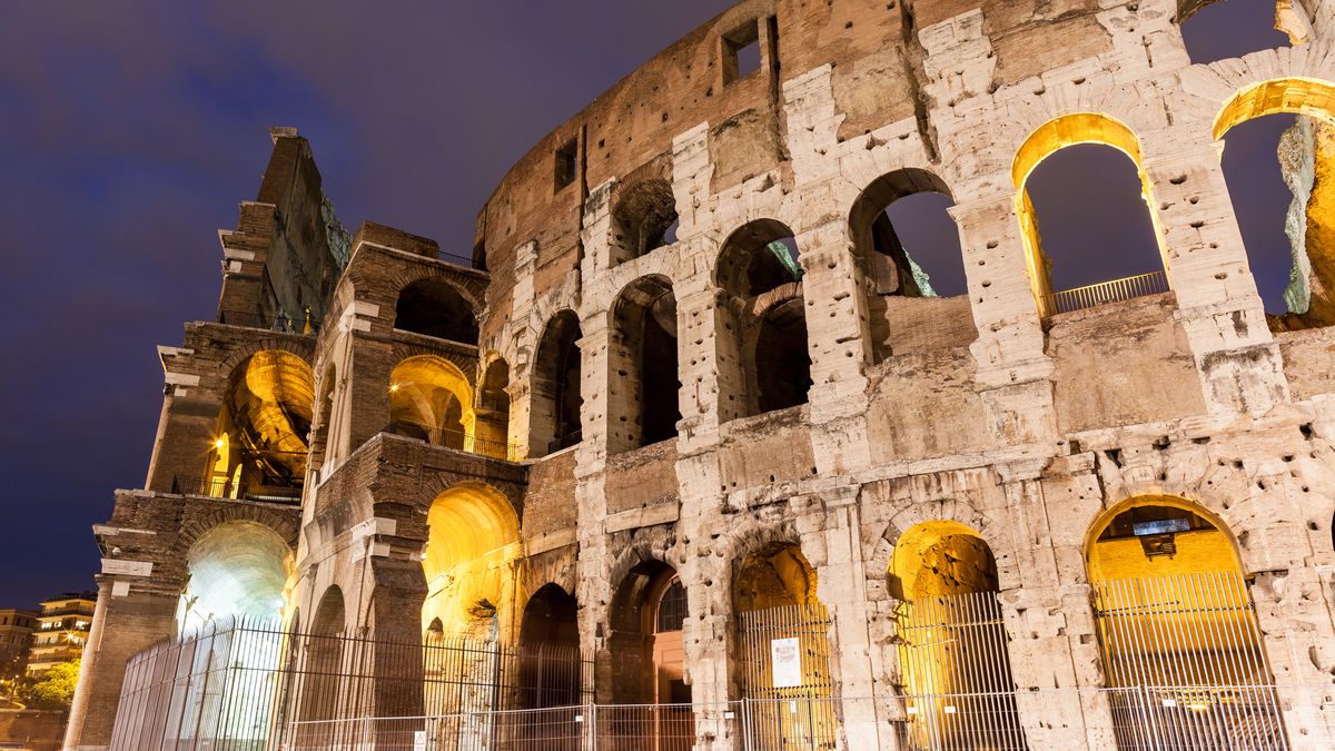 Turyści zostali zauważeni na zabytkowej budowli ok. godz. 5:30 rano