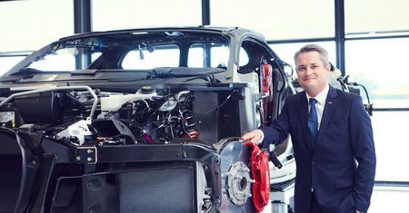 Jak produkuje się Bugatti Chirona, czyli najszybsze auto świata?