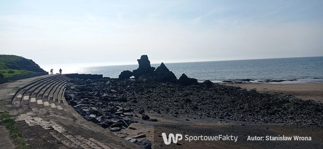 Wybrzeże Morza Irlandzkiego, położone bardzo blisko stadionu w Workington