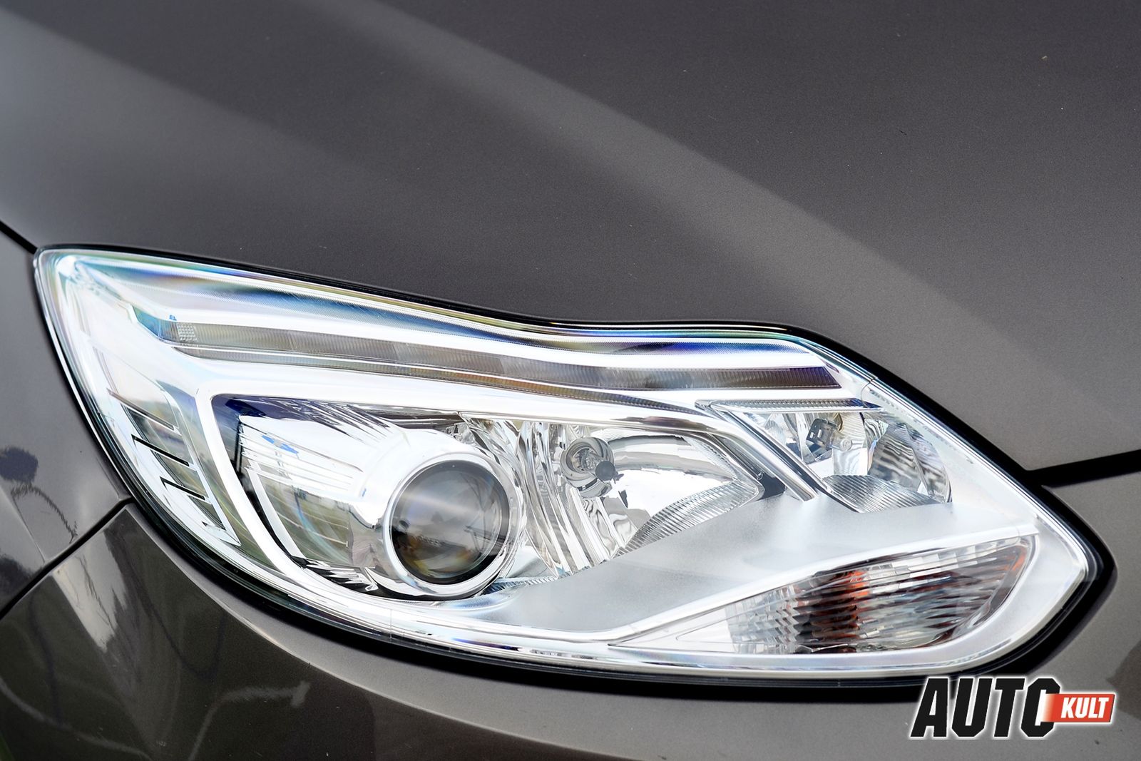 Volkswagen Golf Variant VII 2,0 TDI Highline vs. Ford Focus Kombi 1,6 EcoBoost Titanium - test  [galeria] 14