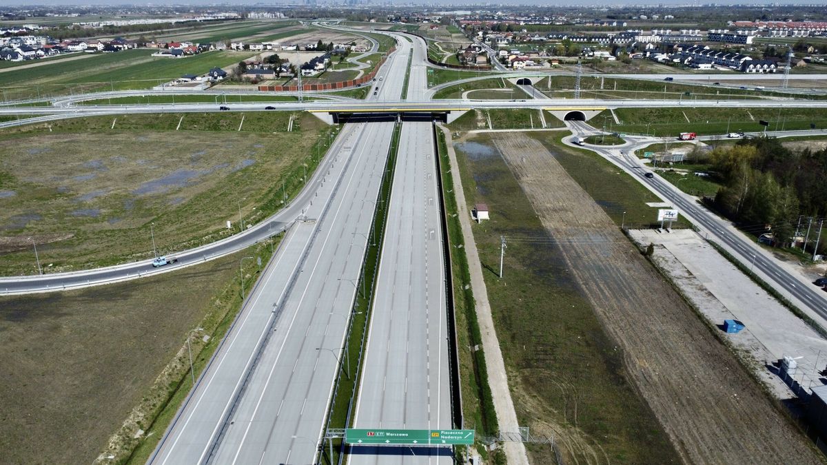 Przed otwarciem odcinka S7 Lesznowola-Tarczyn
Fot. Piotr Molecki/East News, Lesznowola, 21.04.2023. Konferencja GDDKiA nt. otwarcia nowego odcinka drogi ekspresowej S7 Lesznowola - Tarczyn.
Piotr Molecki