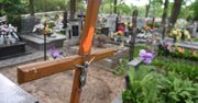 Gdańsk. Wandale zbezcześcili krzyż na cmentarzu ofiar wojny. Jest komentarz Dulkiewicz