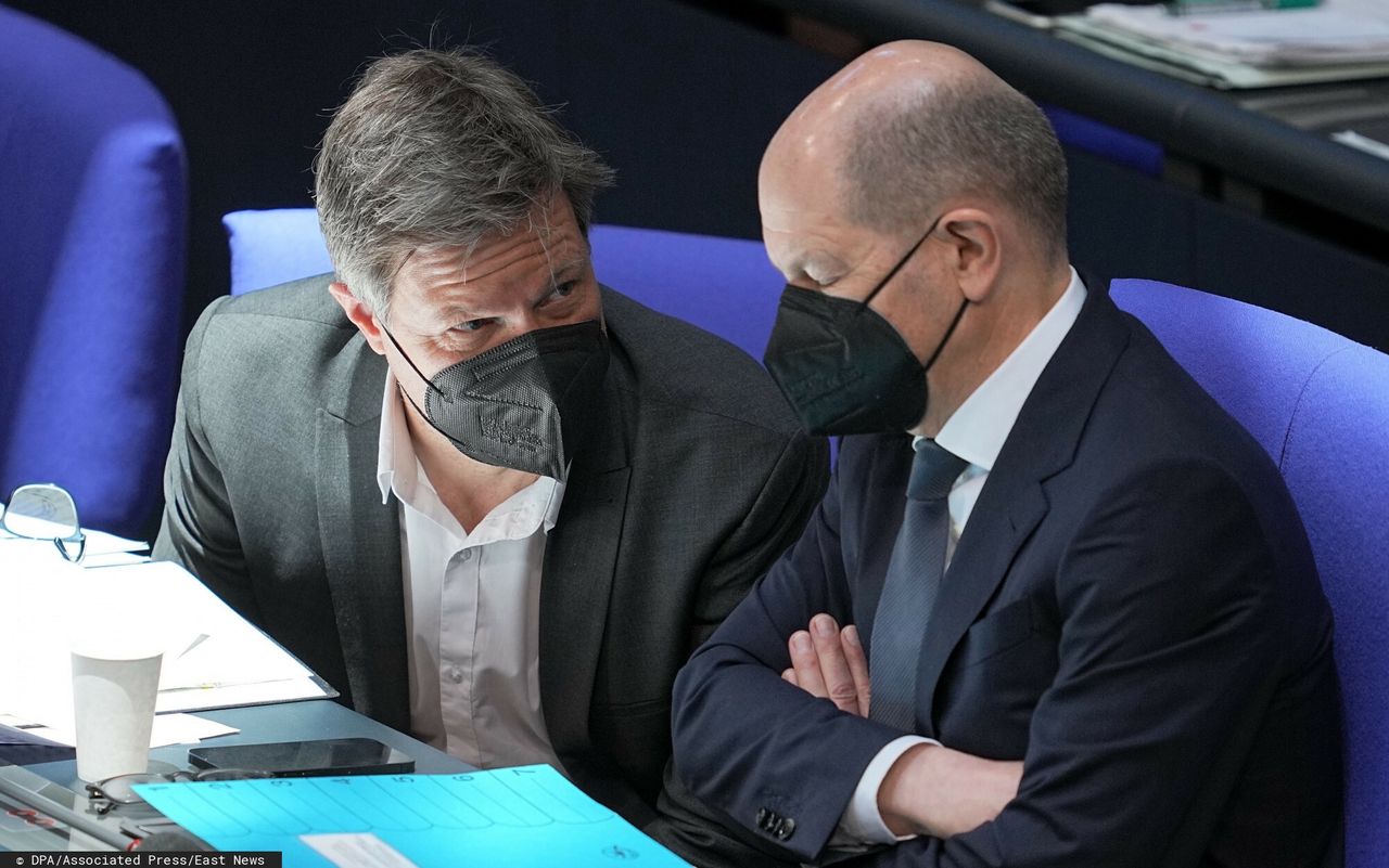 Minister gospodarki Niemiec Robert Habeck i kanclerz Olaf Schol