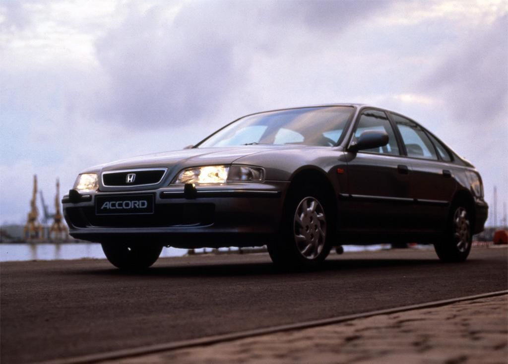Honda Accord V