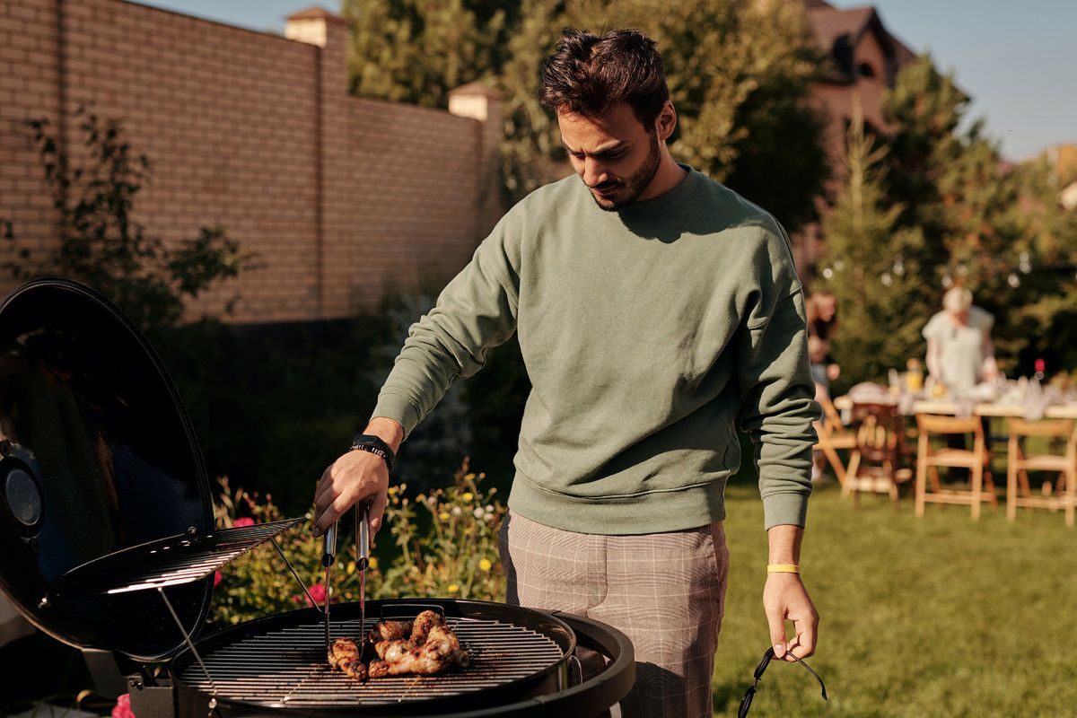 Savoir-vivre na grillu. O tym musisz pamiętać. Fot. Pexels