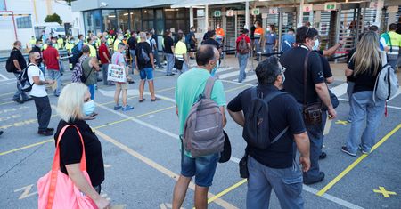 Zakaz lotów do Polski od środy. Koronawirus uwięzi Polaków w Hiszpanii?
