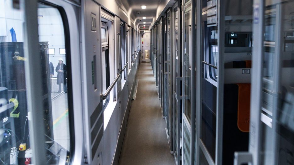 FABRYKA POJAZDOW SZYNOWYCH , NOWE WAGONY DLA PKP INTERCITY