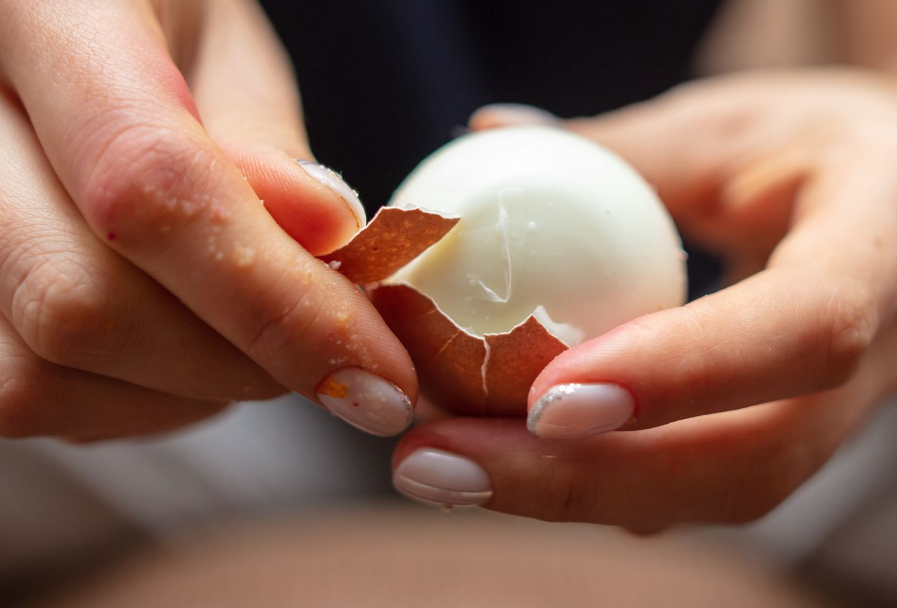How to cook perfect hard-boiled eggs without cracks and easy peeling
