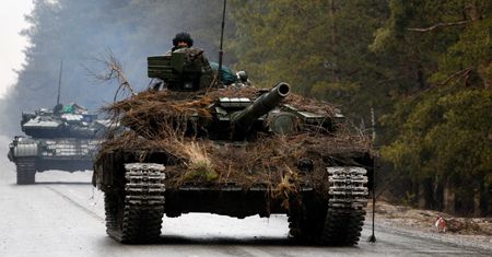 Ukraina. W Ochtyrce wysadzono bazę paliwową. Sprzęt wojskowy jedzie w kierunku Sum