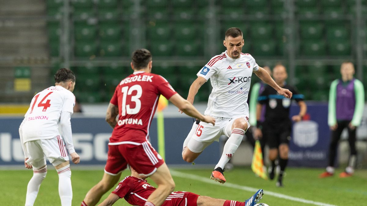 Getty Images / Foto Olimpik/NurPhoto / Na zdjęciu: Adnan Kovacević (w powietrzu)