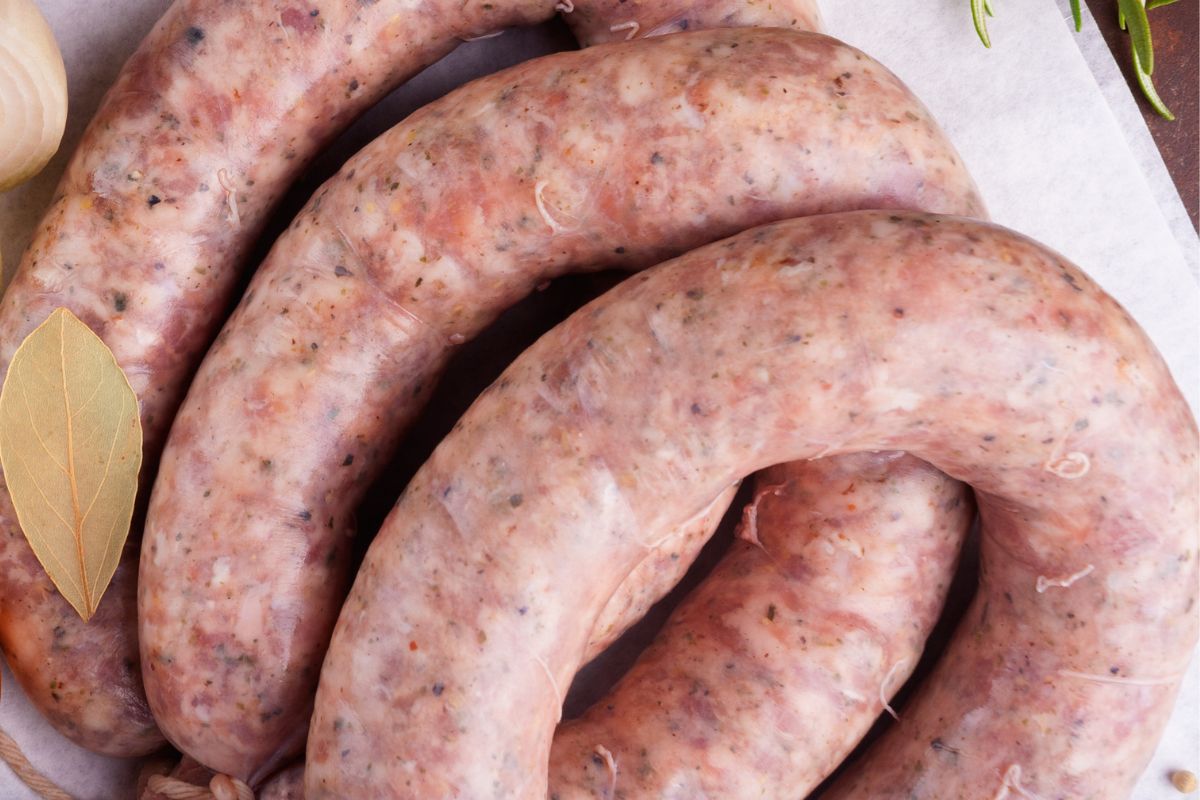 Czy warto kupić wcześniej i zamrozić białą kiełbasę?