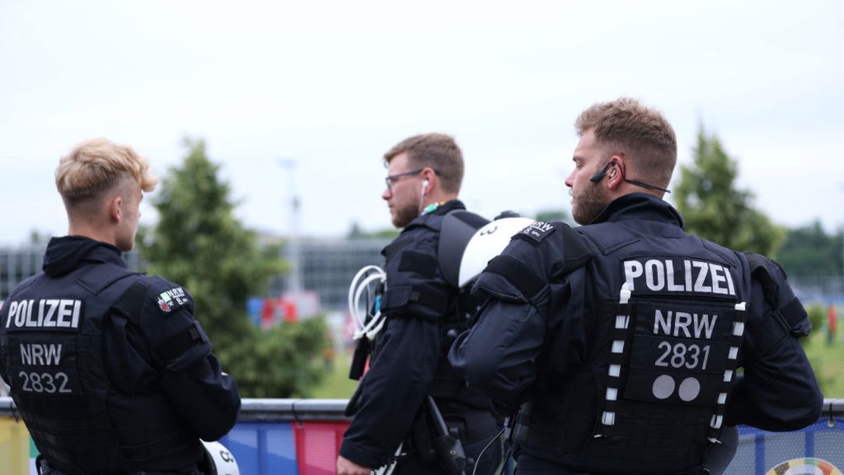 Zdjęcie okładkowe artykułu: Getty Images / Dean Mouhtaropoulos / Na zdjęciu: niemiecka policja