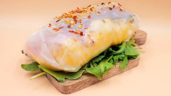 Spring rolls z warzywami i jajkiem