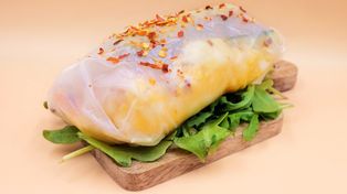 Spring rolls z warzywami i jajkiem