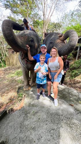 Rodzina Małachowskich obecnie zwiedza wyspę Phuket i szuka odpowiedniego miejsca na zamieszkanie