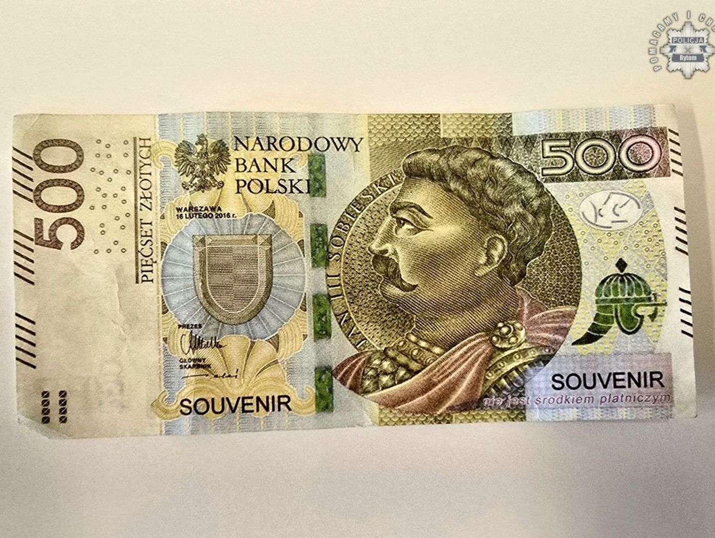 Oszukał kasjera. Zapłacił w sklepie zabawkowym banknotem 500 zł