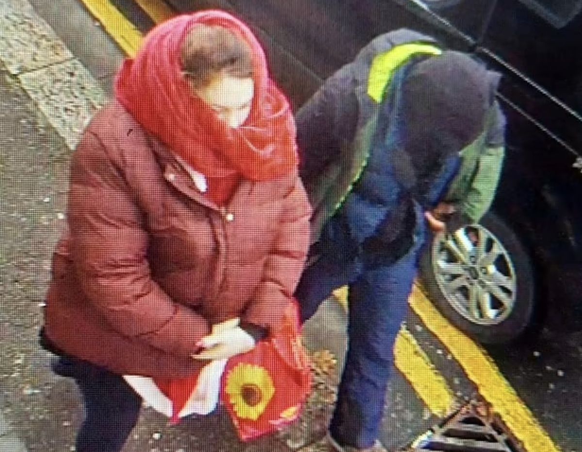 Fotografia z miejskiego monitoringu pozwoliła ustalić, że uciekająca przed pościgiem para nie ma przy sobie dziecka