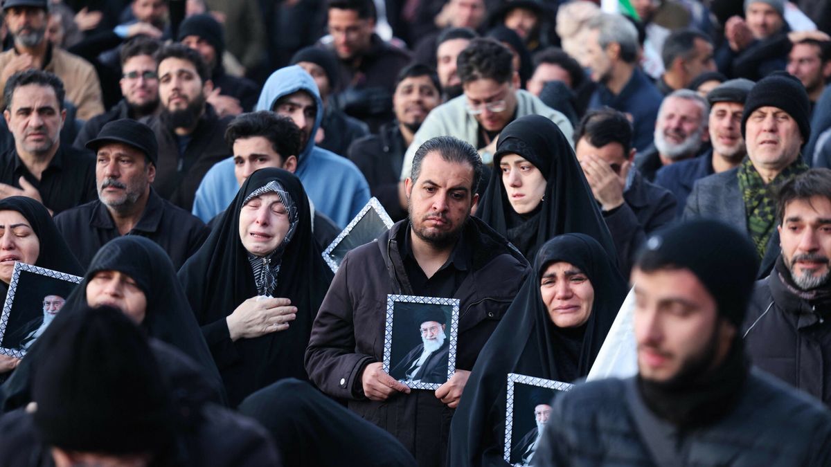 W środę wieczorem w Teheranie rozpoczną się trzydniowe uroczystości żałobne po śmierci ajatollaha Alego Chameneiego